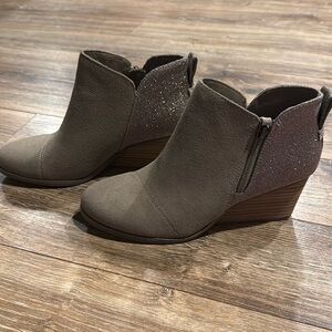 Tom’s Wedges- size 8. Never worn, only tried on